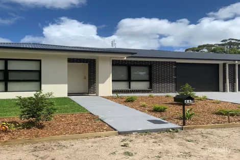 64 President Poincare Pde, Tanilba Bay, NSW 2319