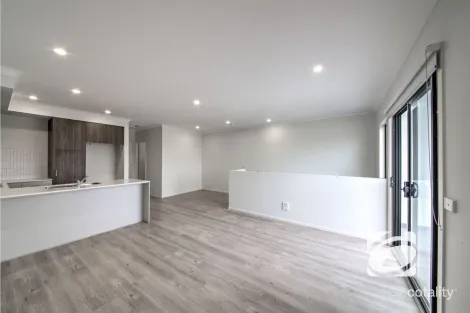 Property photo of 18 Anakin Walk Officer VIC 3809