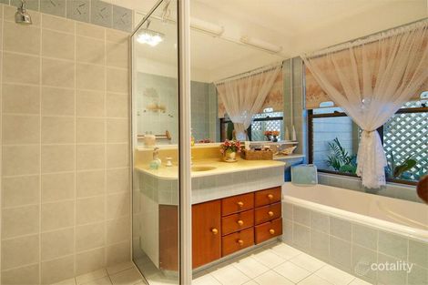 Property photo of 15 Westmoreland Boulevard Springwood QLD 4127