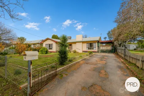 4 Belar St, Dareton, NSW 2717