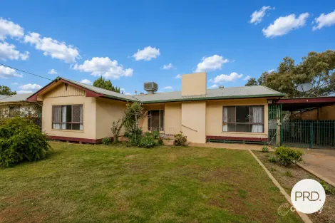 Property photo of 4 Belar Street Dareton NSW 2717