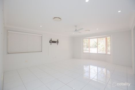 Property photo of 27 Cockatoo Crescent Gooburrum QLD 4670