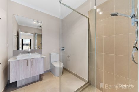 Property photo of 1 Shangrala Road Thornhill Park VIC 3335