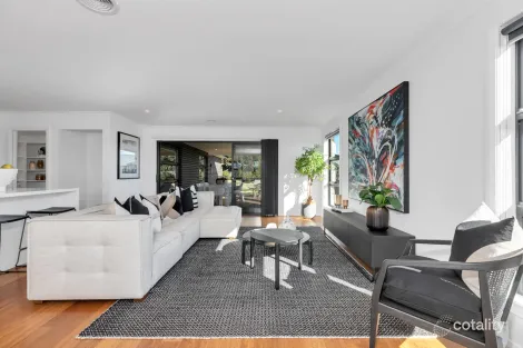 22 Lawrenson Cct, Jacka, ACT 2914