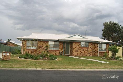 19 Treelands Dr, Yamba, NSW 2464