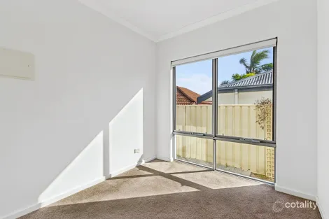 Property photo of 2/151 Huntriss Road Doubleview WA 6018