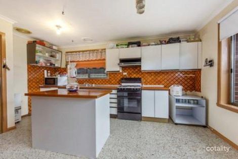 Property photo of 68 Mulhall Drive St Albans VIC 3021