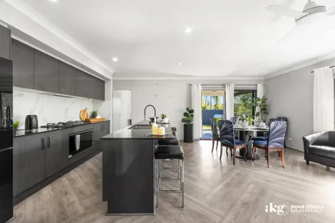 Property photo of 32 Sugar Maple Place Park Ridge QLD 4125
