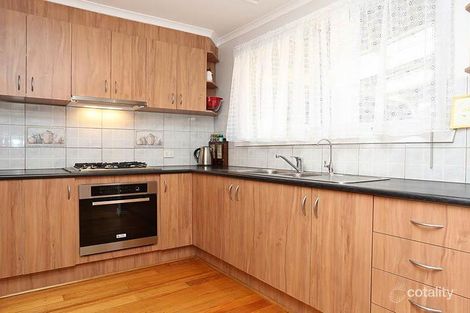 Property photo of 3 Halifax Close St Albans VIC 3021