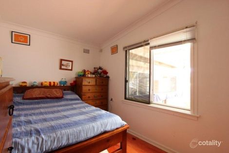Property photo of 18 Nauru Crescent Lethbridge Park NSW 2770