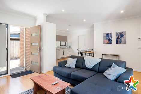 Property photo of 2/9 Blackburn Road Mooroolbark VIC 3138
