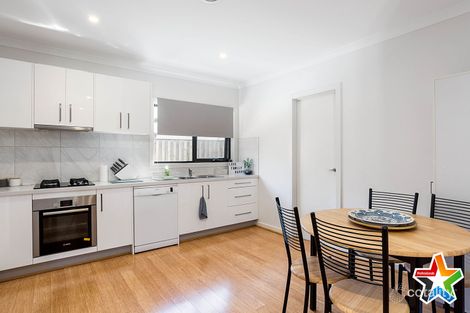 Property photo of 2/9 Blackburn Road Mooroolbark VIC 3138