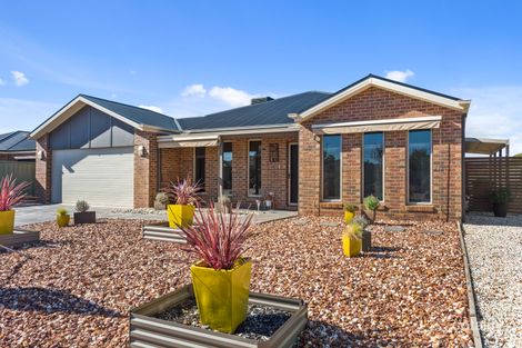 4 Greenfield Dr, Epsom, VIC 3551