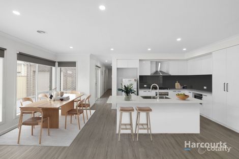 Property photo of 2 Oldis Close Caroline Springs VIC 3023