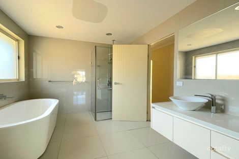 Property photo of 21 Aycliffe Drive Deer Park VIC 3023