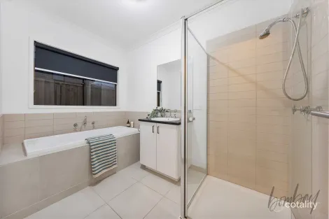 Property photo of 19 Chambly Drive Mickleham VIC 3064