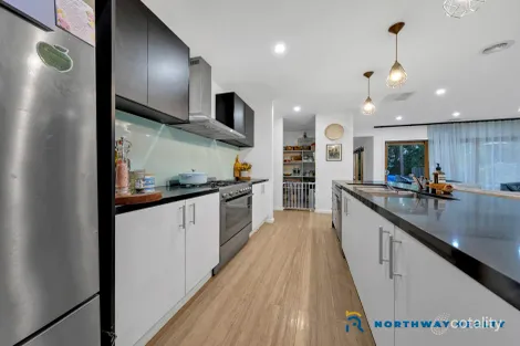 Property photo of 13 Belleview Crescent Beveridge VIC 3753
