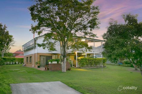 Property photo of 35 Leslie Street Bardon QLD 4065