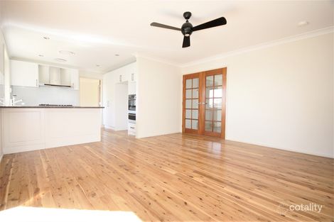 Property photo of 2 Forresters Close Woodbine NSW 2560