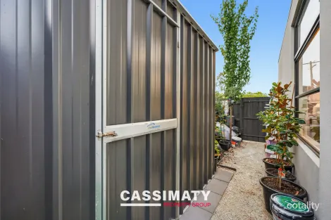 Property photo of 2 Greaves Street Cranbourne VIC 3977