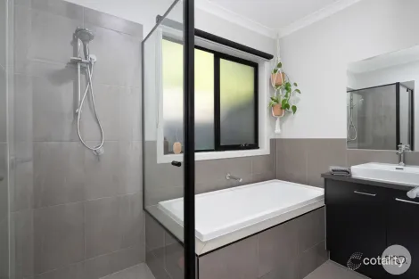 Property photo of 8 Fish Court Ballan VIC 3342