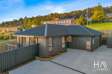 2/39 Greens Beach Rd, Beaconsfield, TAS 7270