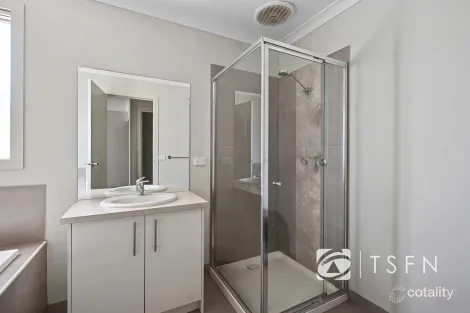 Property photo of 23 Imperial Court California Gully VIC 3556