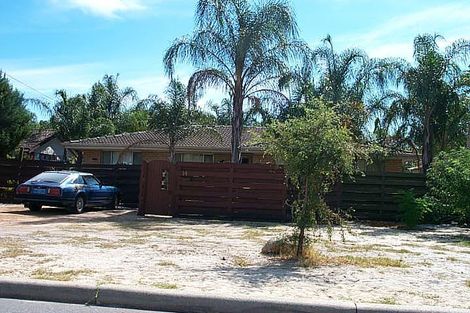 14 Kenmare Ave, Thornlie, WA 6108