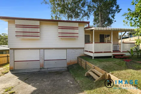 Property photo of 17 Warringah Grove Petrie QLD 4502