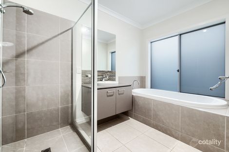 Property photo of 23 Gelderland Drive Clyde North VIC 3978