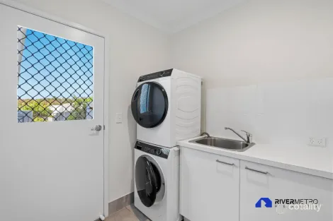 Property photo of 17/20 Salisbury Street Redland Bay QLD 4165