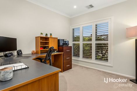 Property photo of 33 Grandpark Circuit Point Cook VIC 3030