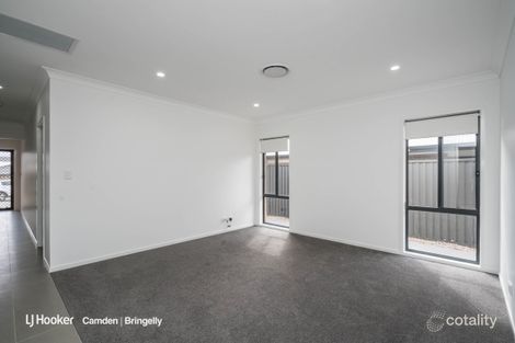 Property photo of 33 Goodluck Circuit Cobbitty NSW 2570