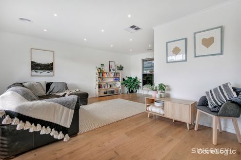 Property photo of 18 Hakea Court Altona Meadows VIC 3028