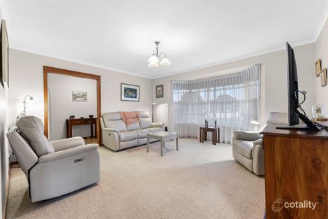 Property photo of 21 College Crescent Keysborough VIC 3173