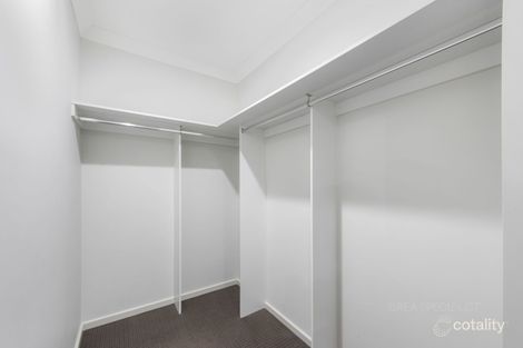 Property photo of 40 Dawley Circuit Werribee VIC 3030