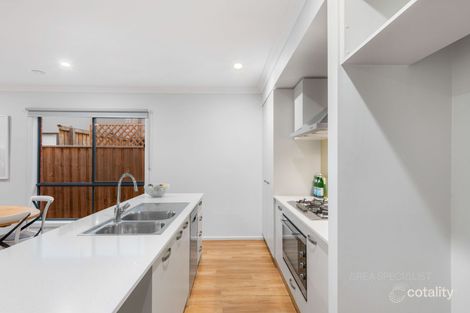 Property photo of 40 Dawley Circuit Werribee VIC 3030