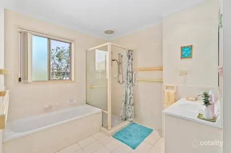 Property photo of 1/16 Errol Avenue Paradise Point QLD 4216