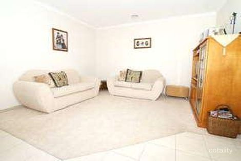 Property photo of 2/22 Jade Way Hillside VIC 3037