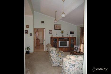 Property photo of 40 Pinnacle Crescent Brookfield VIC 3338
