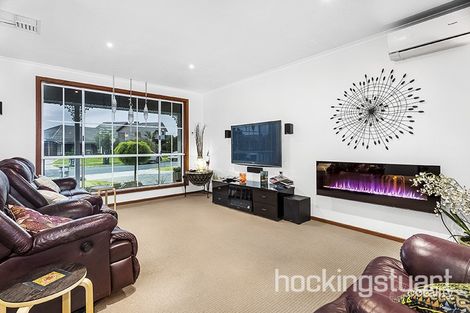 Property photo of 17 Taegtow Way Altona Meadows VIC 3028
