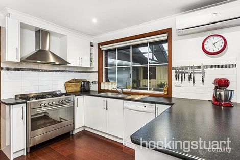 Property photo of 17 Taegtow Way Altona Meadows VIC 3028