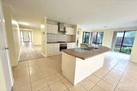 Property photo of 25 Pendulum Place Berwick VIC 3806
