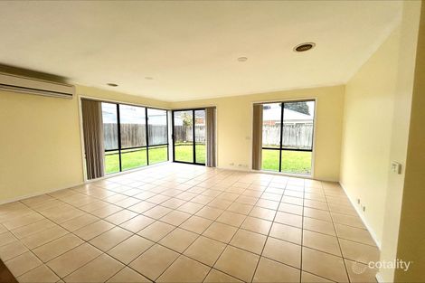 Property photo of 25 Pendulum Place Berwick VIC 3806