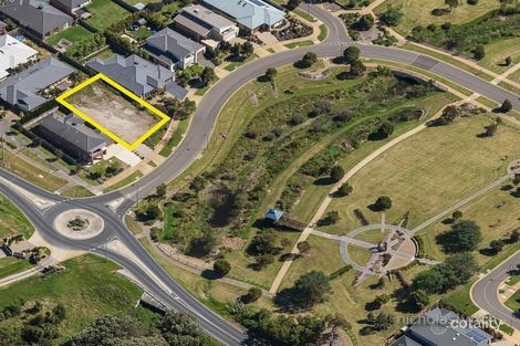 66 Marthas Ridge Dr, Mount Martha, VIC 3934