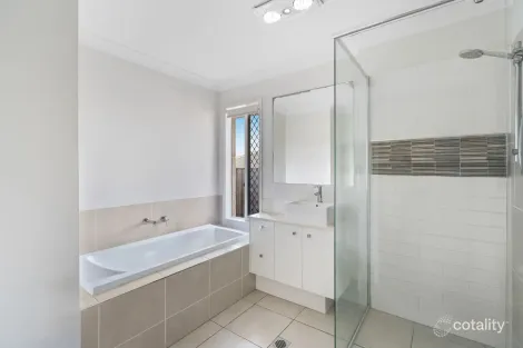 Property photo of 6 Oxenham Circuit Augustine Heights QLD 4300