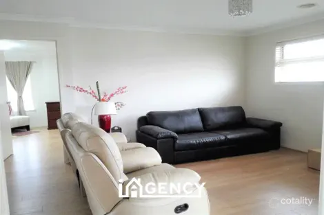 Property photo of 17 Eldershaw Drive Lynbrook VIC 3975