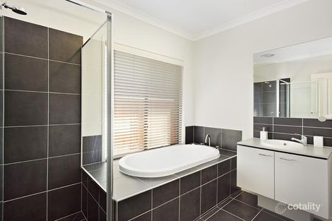 Property photo of 19 Endurance Street Doreen VIC 3754