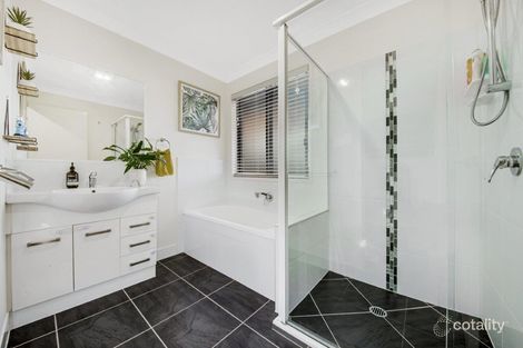 Property photo of 18 Cornforth Crescent Kirkwood QLD 4680