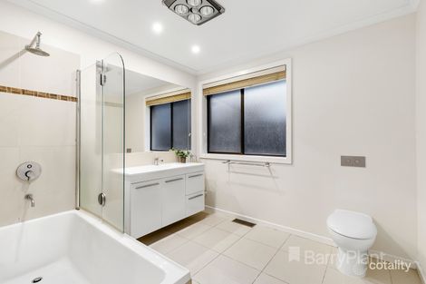 Property photo of 75 Pinehills Drive Greensborough VIC 3088